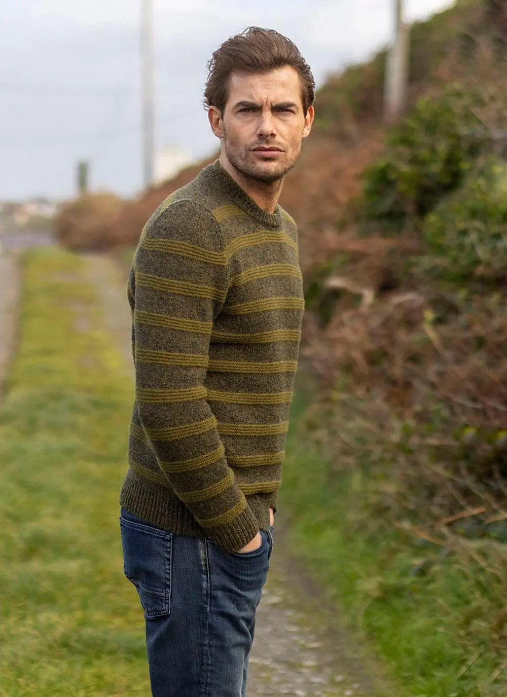 Men's St. Maarten Featherweight Crew Neck Cashmere Sweater in Aqua